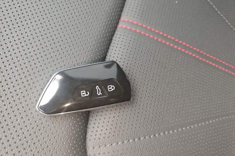 Used Volkswagen Lamando 2023 Lavida L 280TSI DSG Cool & Spicy Edition Vehicle Key