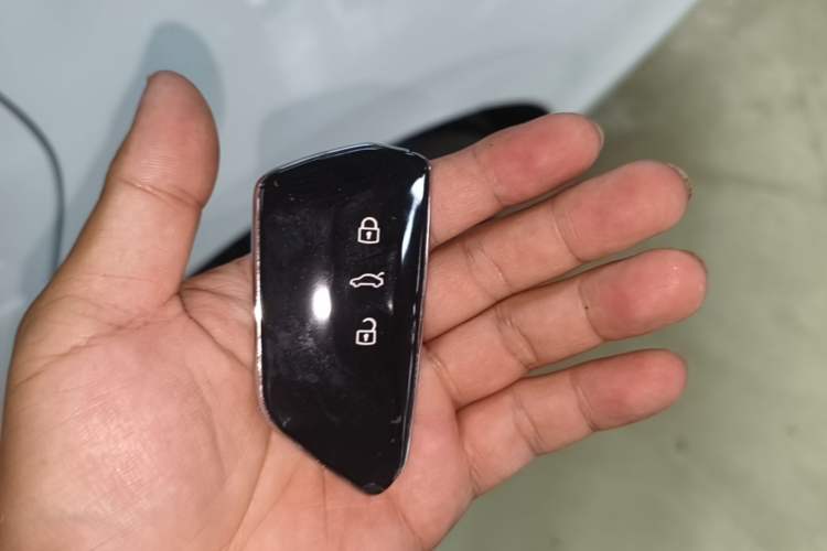 Used Volkswagen Lamando 2023 Lavida L 280TSI DSG Cool & Spicy Edition Vehicle Key