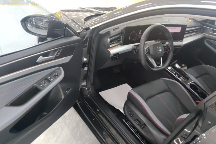 Used Volkswagen Lamando 2024 Lavida L 280TSI DSG Cool & Spicy Edition Driver Seat