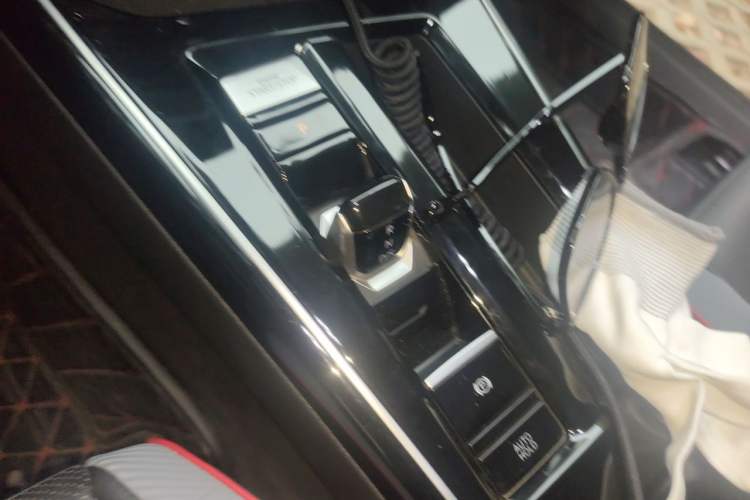 Used Volkswagen Lamando 2024 Lavida L 280TSI DSG Cool & Spicy Edition Gear Lever