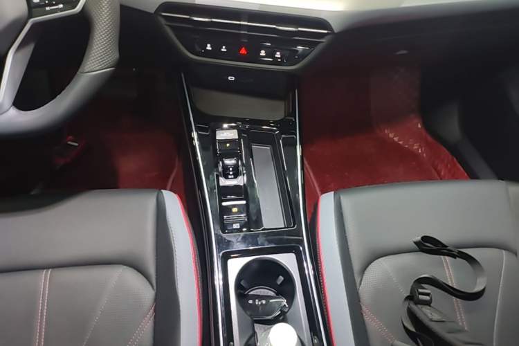 Used Volkswagen Lamando 2024 Lavida L 280TSI DSG Cool & Spicy Edition Gear Lever