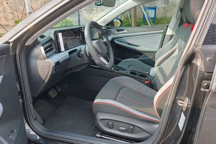 Used Volkswagen Lamando 2024 Lavida L 280TSI DSG Cool & Spicy Edition Interior 3