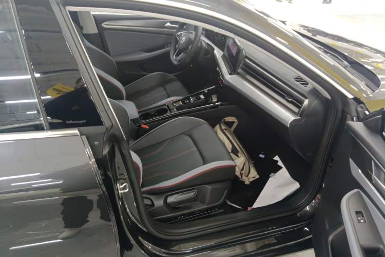 Used Volkswagen Lamando 2024 Lavida L 280TSI DSG Cool & Spicy Edition Right Front Seat