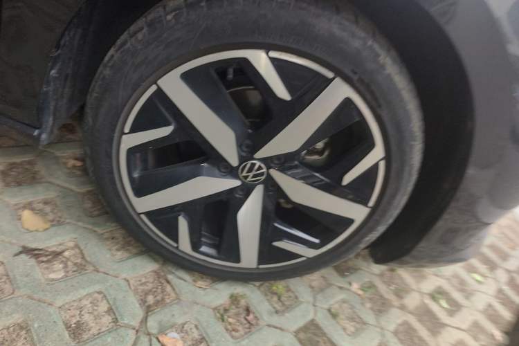 Used Volkswagen Lamando 2024 Lavida L 280TSI DSG Cool & Spicy Edition Right Front Wheel Hub