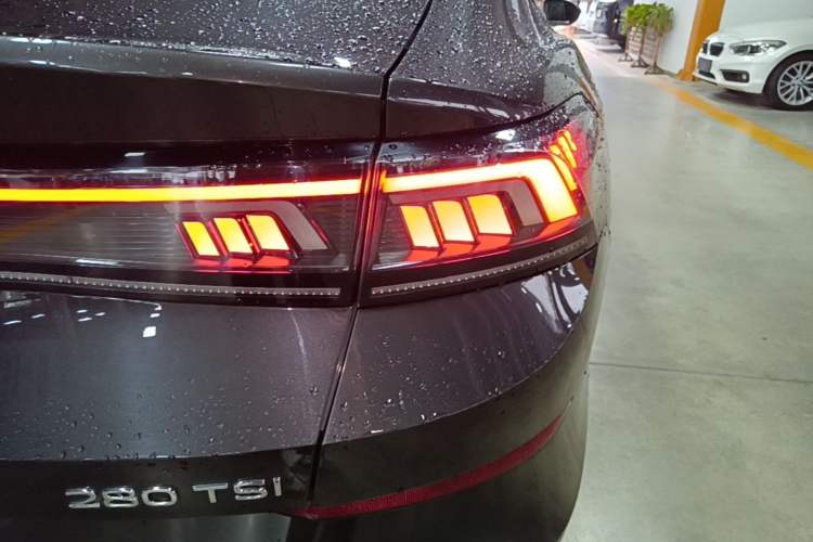 Used Volkswagen Lamando 2024 Lavida L 280TSI DSG Spicy Edition Right Rear Taillight