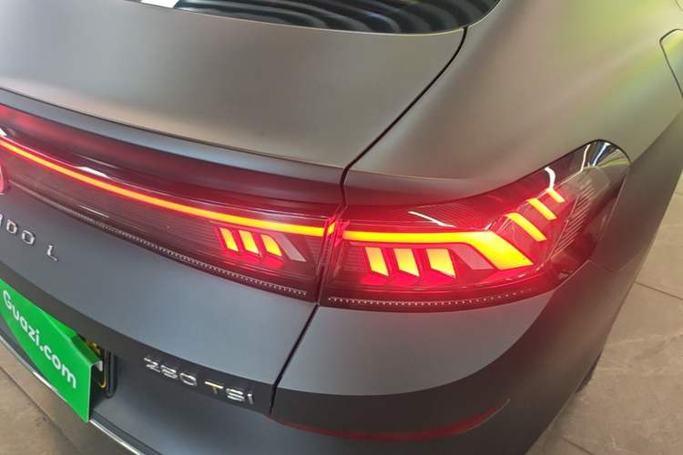 Used Volkswagen Lamando 2024 Lavida L 280TSI DSG Cool & Spicy Edition Right Rear Taillight