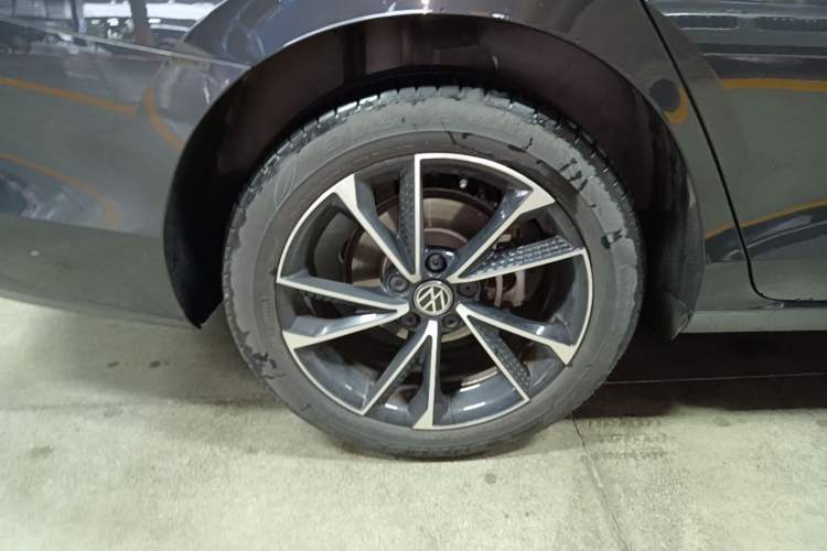 Used Volkswagen Lamando 2024 Lavida L 280TSI DSG Spicy Edition Right Rear Wheel Hub