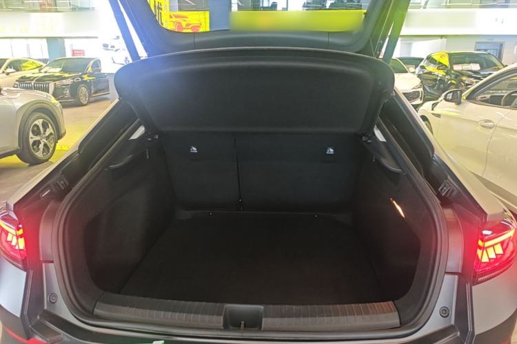 Used Volkswagen Lamando 2024 Lavida L 280TSI DSG Cool & Spicy Edition Trunk