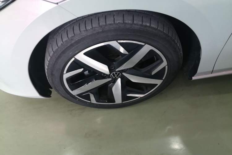 Used Volkswagen Lamando 2024 Lavida L 280TSI DSG Cool & Spicy Edition Left Front Wheel Hub