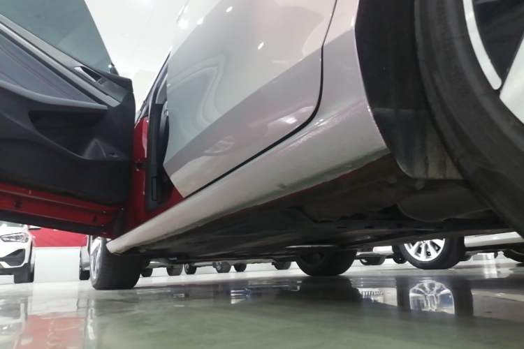 Used Volkswagen Lamando 2024 Lavida L 280TSI DSG Cool & Spicy Edition Left Side Sill