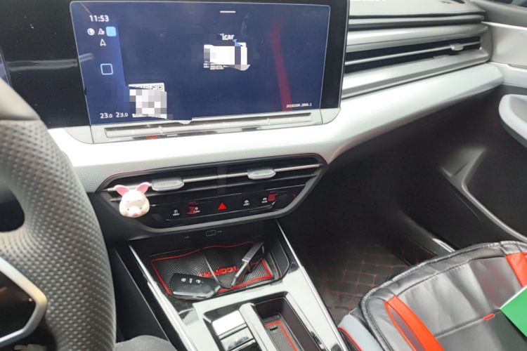 Used Volkswagen Lamando 2024 Lavida L 280TSI DSG Cool & Spicy Edition Audio And AC Panel