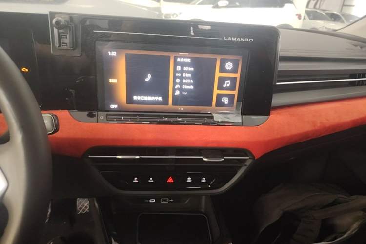 Used Volkswagen Lamando 2024 Lavida L 280TSI DSG Spicy Edition Audio And AC Panel
