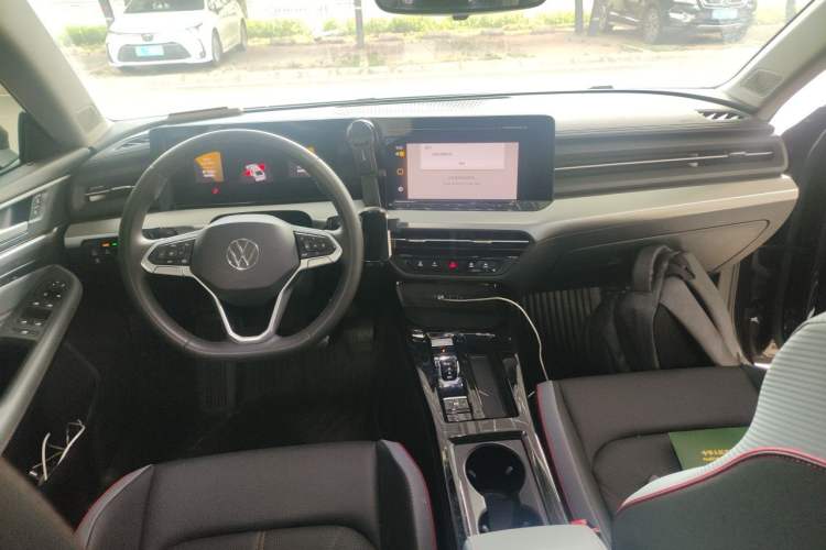 Used Volkswagen Lamando 2024 Lavida L 280TSI DSG Spicy Edition Center Console