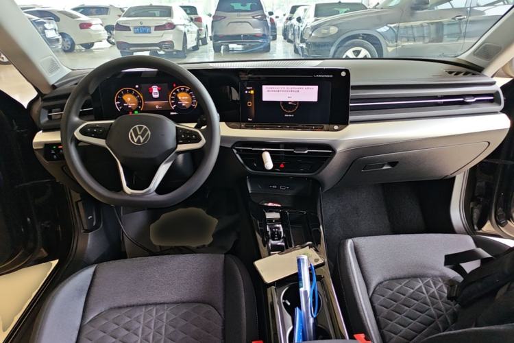 Used Volkswagen Lamando 2024 Lingdu L 200TSI DSG Trendy & Spicy Edition Center Console