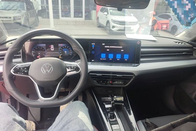 Used Volkswagen Lamando 2024 Lavida L 280TSI DSG Cool & Spicy Edition Center Console
