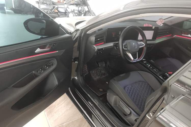Used Volkswagen Lamando 2024 Lingdu L 200TSI DSG Trendy & Spicy Edition Driver Seat