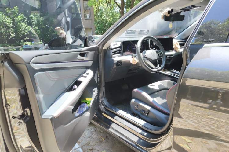 Used Volkswagen Lamando 2024 Lavida L 280TSI DSG Cool & Spicy Edition Driver Seat