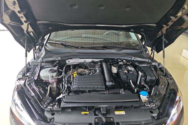 Used Volkswagen Lamando 2024 Lingdu L 200TSI DSG Trendy & Spicy Edition Engine Bay