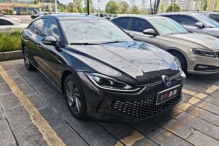 Used Volkswagen Lamando 2024 Lavida L 280TSI DSG Spicy Edition Front Right 45 Deg