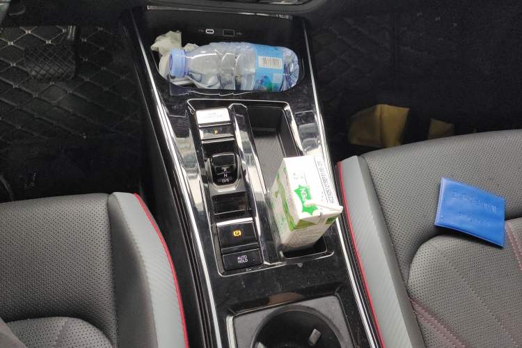 Used Volkswagen Lamando 2024 Lavida L 280TSI DSG Cool & Spicy Edition Gear Lever