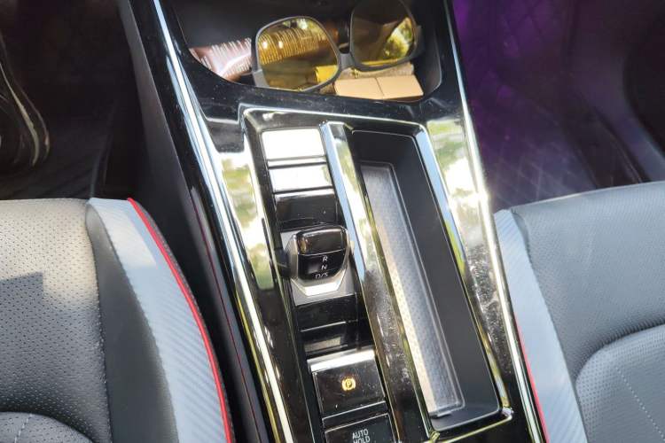 Used Volkswagen Lamando 2024 Lavida L 280TSI DSG Cool & Spicy Edition Gear Lever
