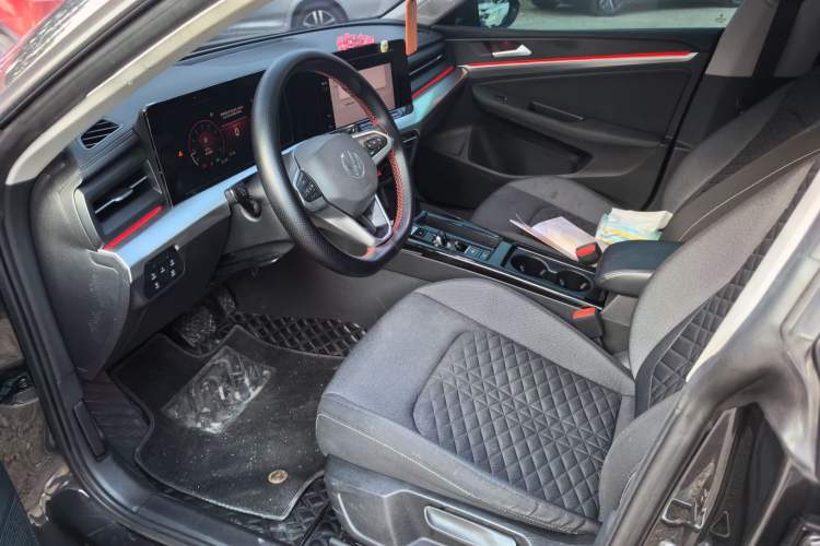 Used Volkswagen Lamando 2024 Lingdu L 200TSI DSG Trendy & Spicy Edition Interior 1