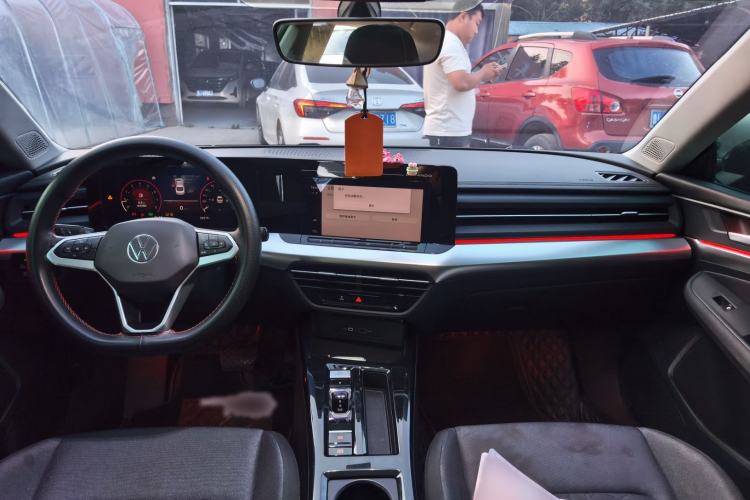 Used Volkswagen Lamando 2024 Lingdu L 200TSI DSG Trendy & Spicy Edition Interior 3