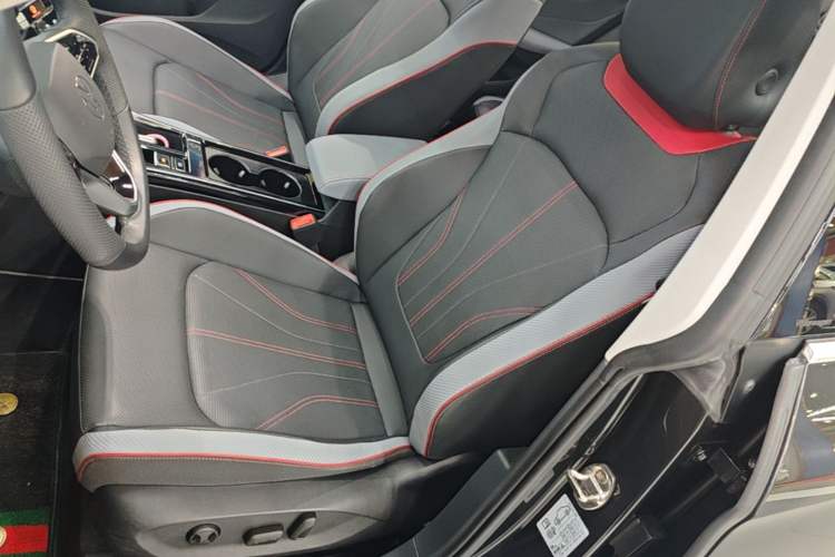 Used Volkswagen Lamando 2024 Lavida L 280TSI DSG Cool & Spicy Edition Left Front Seat