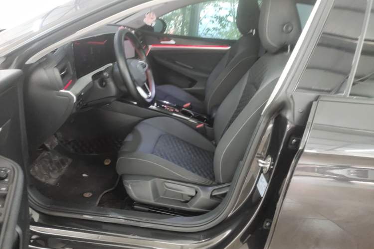 Used Volkswagen Lamando 2024 Lingdu L 200TSI DSG Trendy & Spicy Edition Left Front Seat