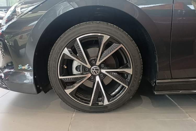 Used Volkswagen Lamando 2024 Lavida L 280TSI DSG Spicy Edition Left Front Wheel Hub