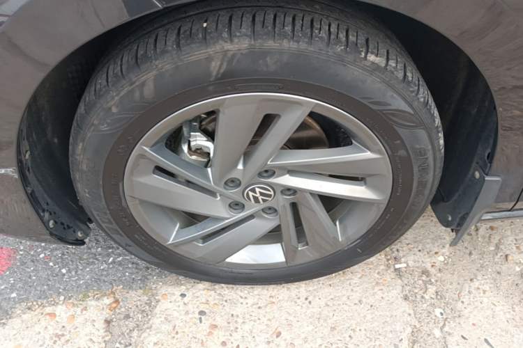 Used Volkswagen Lamando 2024 Lavida L 280TSI DSG Spicy Edition Left Front Wheel Hub
