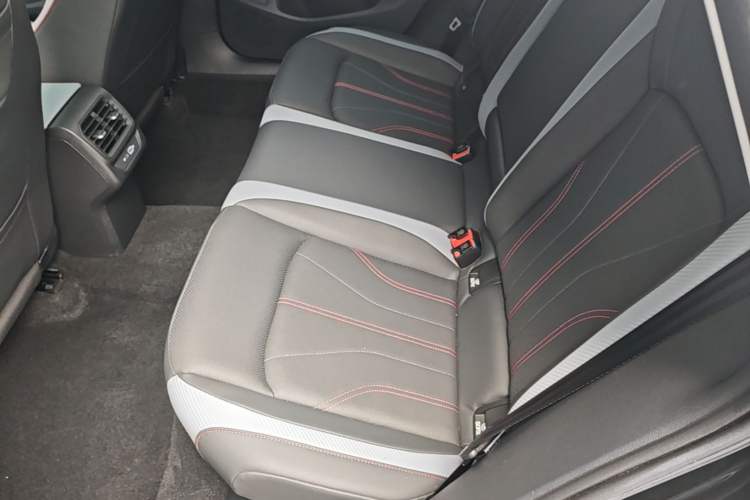 Used Volkswagen Lamando 2024 Lavida L 280TSI DSG Spicy Edition Left Rear Seat