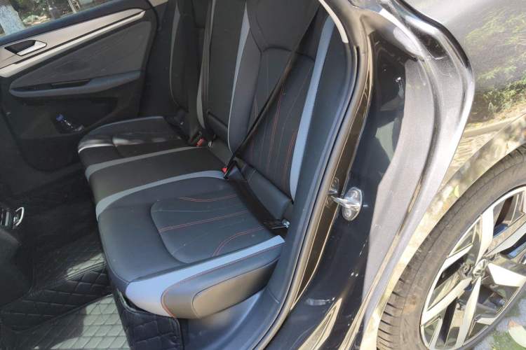 Used Volkswagen Lamando 2024 Lavida L 280TSI DSG Cool & Spicy Edition Left Rear Seat