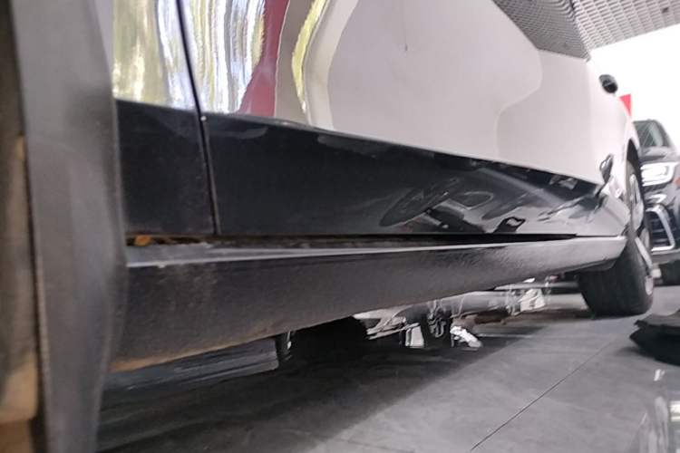 Used Volkswagen Lamando 2024 Lavida L 280TSI DSG Cool & Spicy Edition Left Side Sill