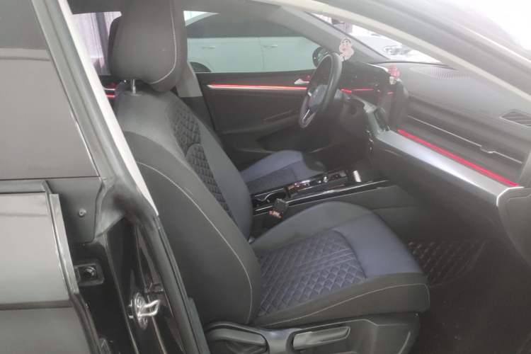 Used Volkswagen Lamando 2024 Lingdu L 200TSI DSG Trendy & Spicy Edition Right Front Seat