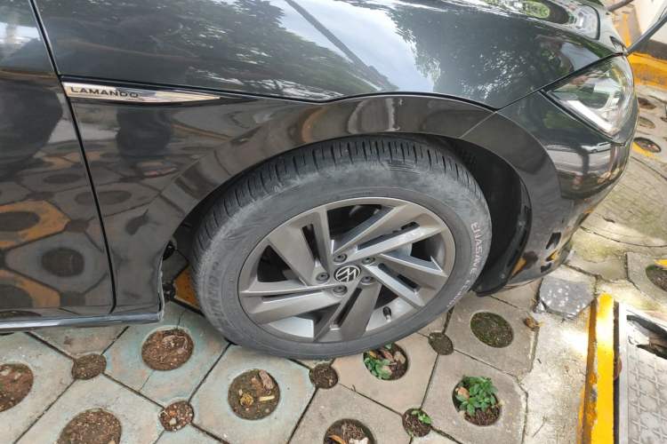 Used Volkswagen Lamando 2024 Lavida L 280TSI DSG Spicy Edition Right Front Wheel Hub