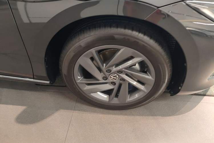 Used Volkswagen Lamando 2024 Lavida L 280TSI DSG Spicy Edition Right Front Wheel Hub
