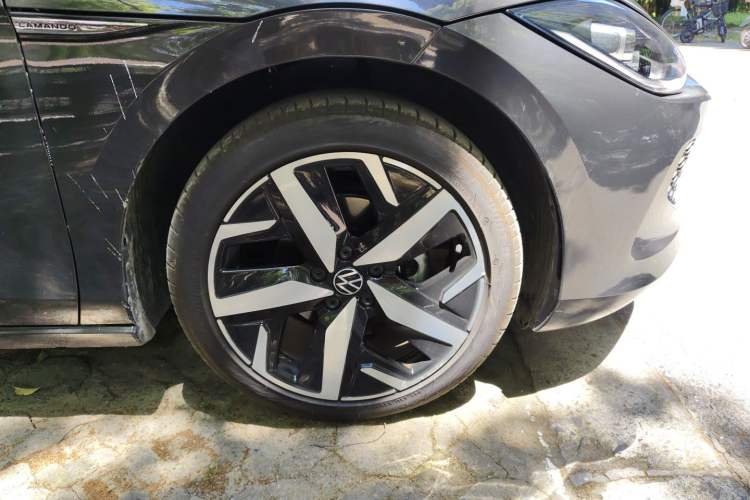 Used Volkswagen Lamando 2024 Lavida L 280TSI DSG Cool & Spicy Edition Right Front Wheel Hub