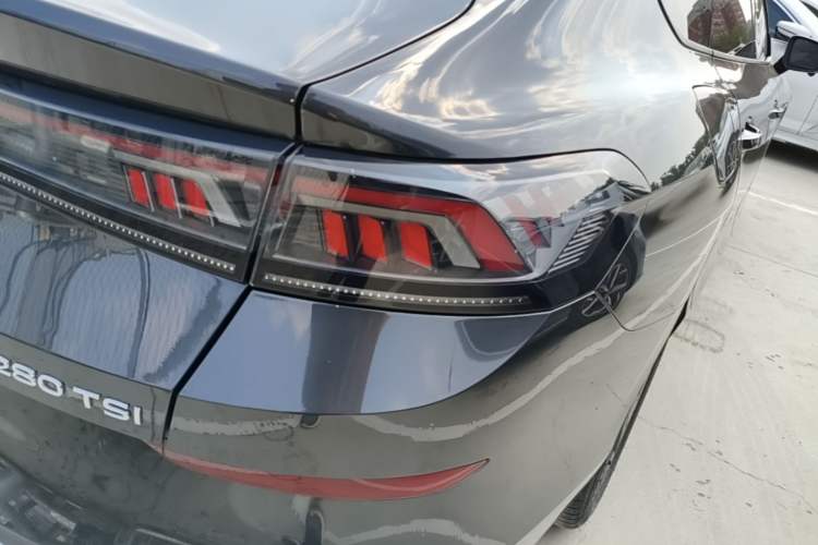 Used Volkswagen Lamando 2024 Lavida L 280TSI DSG Spicy Edition Right Rear Taillight