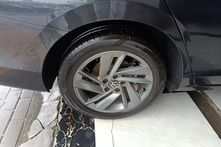 Used Volkswagen Lamando 2024 Lavida L 280TSI DSG Spicy Edition Right Rear Wheel Hub