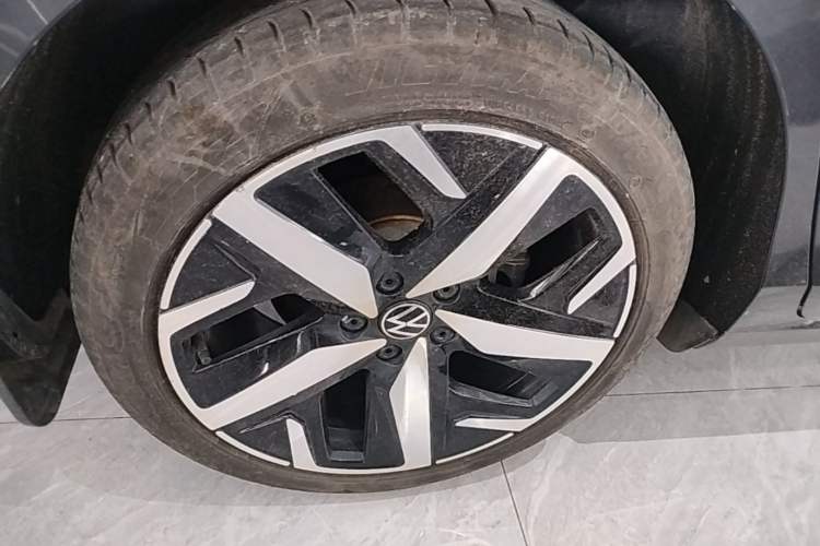 Used Volkswagen Lamando 2024 Lavida L 280TSI DSG Cool & Spicy Edition Right Rear Wheel Hub