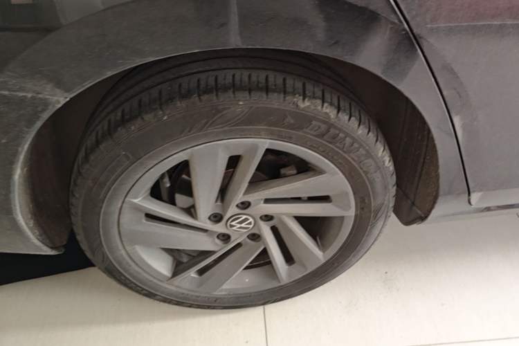 Used Volkswagen Lamando 2024 Lingdu L 200TSI DSG Trendy & Spicy Edition Right Rear Wheel Hub