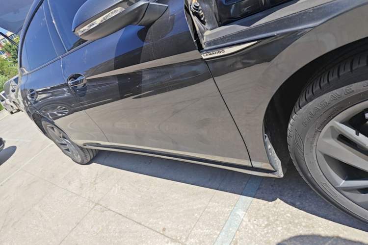 Used Volkswagen Lamando 2024 Lavida L 280TSI DSG Spicy Edition Right Side Sill