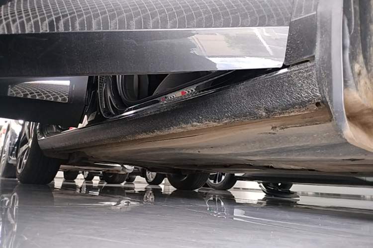 Used Volkswagen Lamando 2024 Lavida L 280TSI DSG Cool & Spicy Edition Right Side Sill