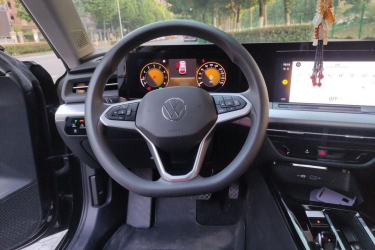 Used Volkswagen Lamando 2024 Lingdu L 200TSI DSG Trendy & Spicy Edition Steering Wheel