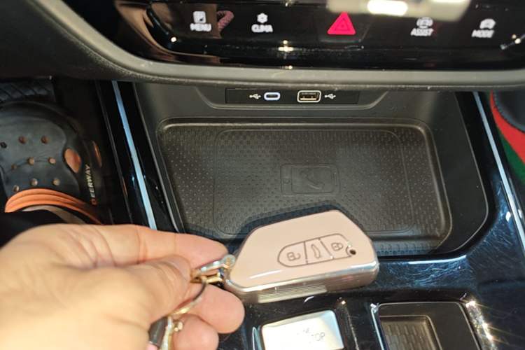 Used Volkswagen Lamando 2024 Lavida L 280TSI DSG Cool & Spicy Edition Vehicle Key