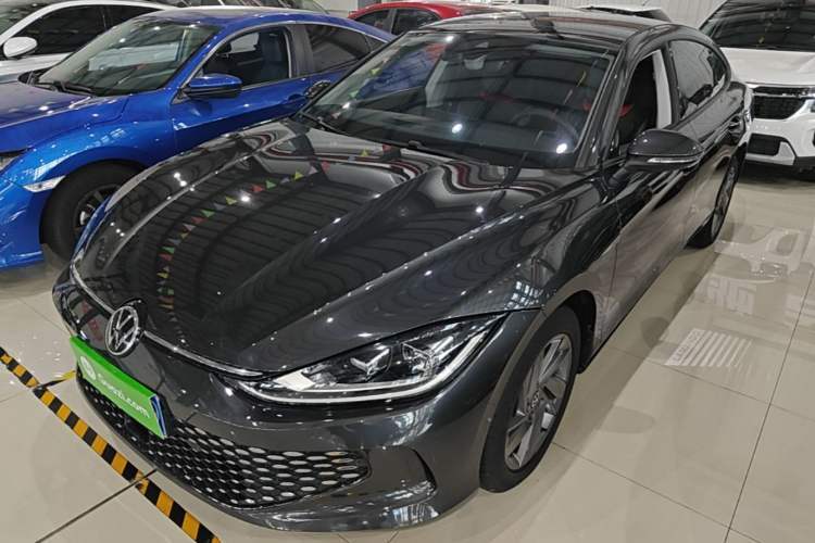 Used Volkswagen Lamando 2024 Lavida L 280TSI DSG Spicy Edition Guazi used car, China used car export, Used car for sale, Used  cars, Cheapest cars for sale