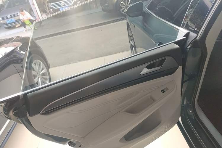 Used Volkswagen Lamando 2024 Lavida L 280TSI DSG Cool & Spicy Edition Left Rear Door Interior