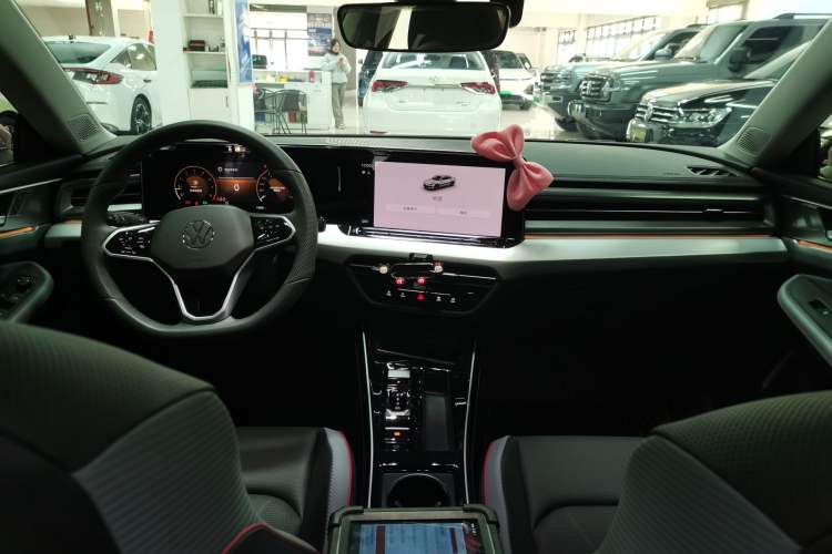 Used Volkswagen Lamando 2024 Lavida L 280TSI DSG Cool & Spicy Edition Center Console