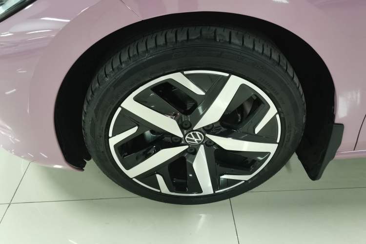 Used Volkswagen Lamando 2024 Lavida L 280TSI DSG Cool & Spicy Edition Left Front Wheel Hub